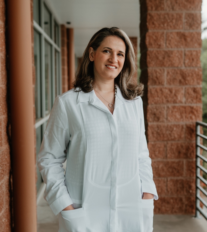 Dr. Niloufar Amintavakoli, DDS